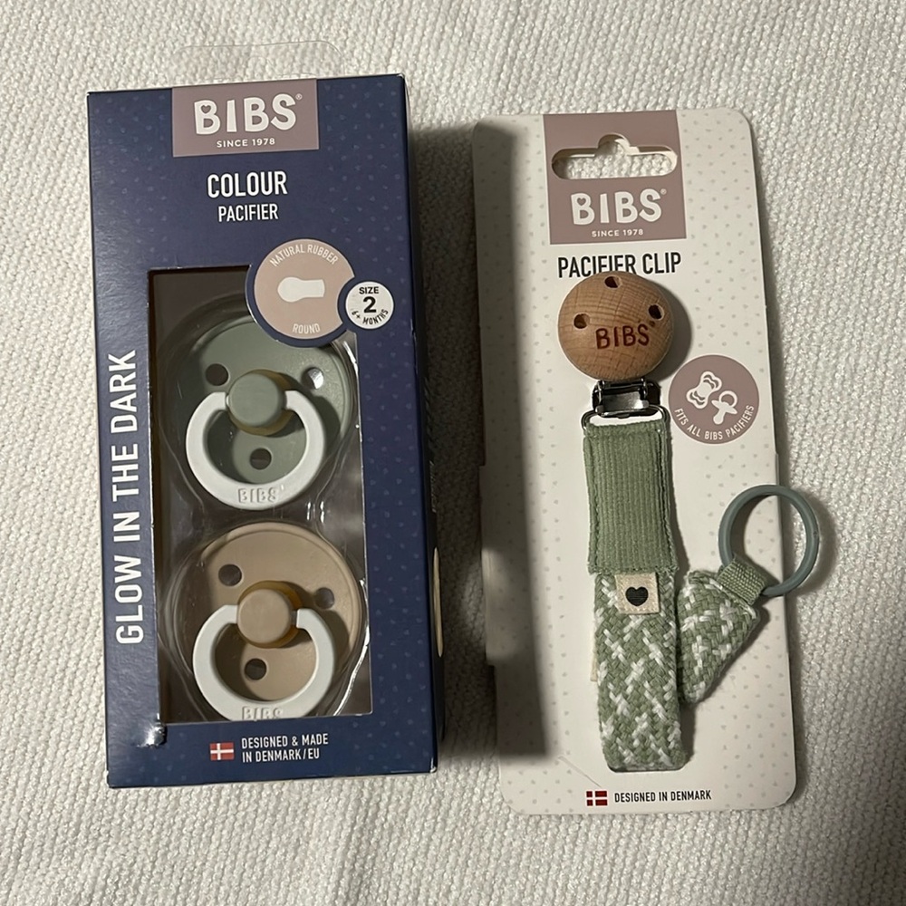 NEW Bibs pacifiers & clip